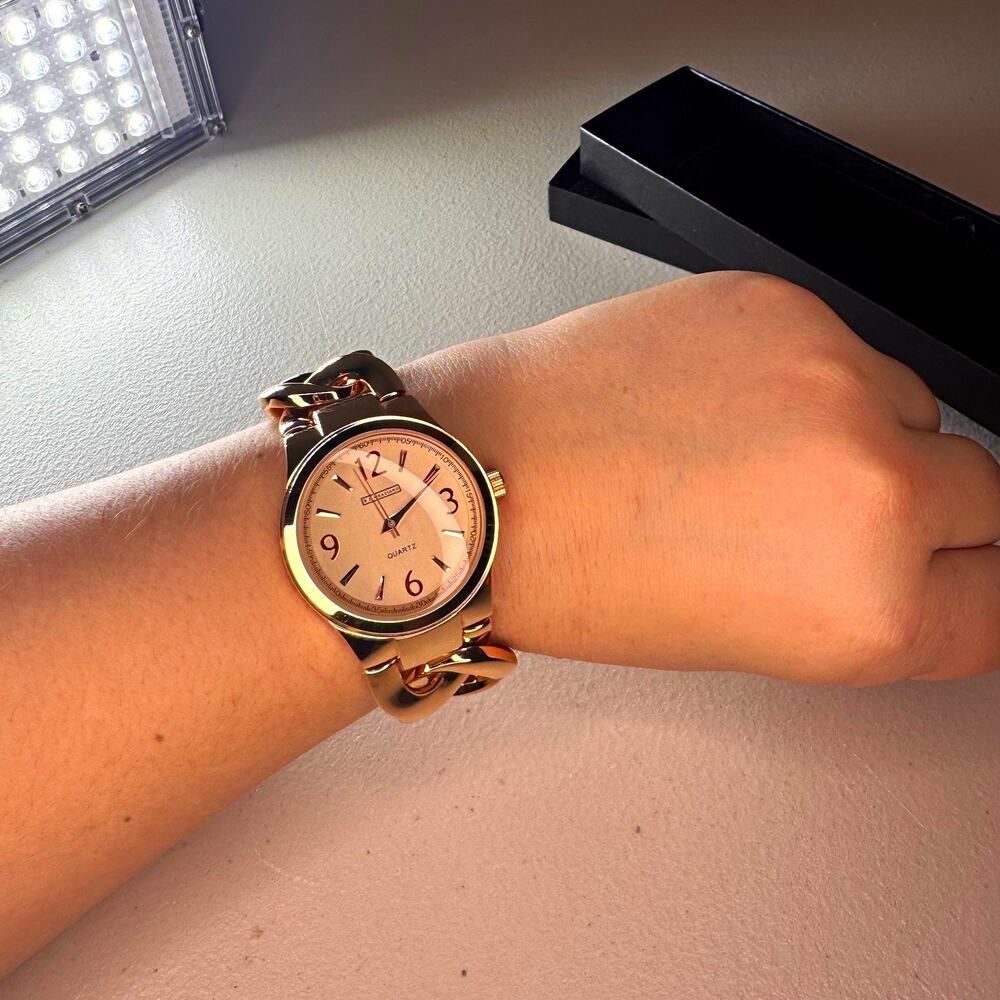 r.j. graziano women’s gold tone chunky chain link quartz watch RJ107 7"